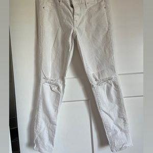 White skinny jeans ripped knees